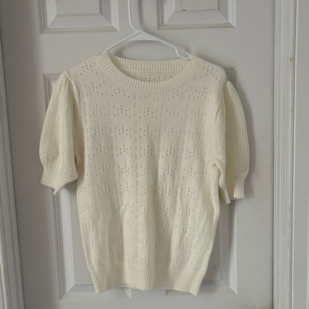 Chic Cream Women's Crew Neck Sweater